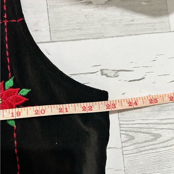Casey & Max Women's Embroidered Christmas Vest Size XL Velvet Poinsettia & Bells - Picture 5 of 6